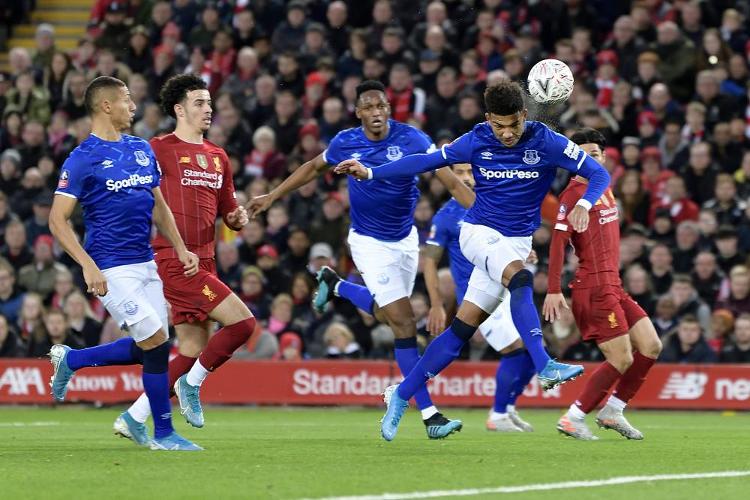 2023 赛季回顾：酿酒人队王牌伯恩斯对俱乐部薪资仲裁结果表示公开不满